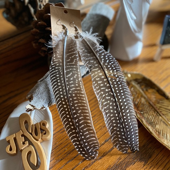 “Spot an Angel” Celtic Feather Earrings - Picture 2 of 3